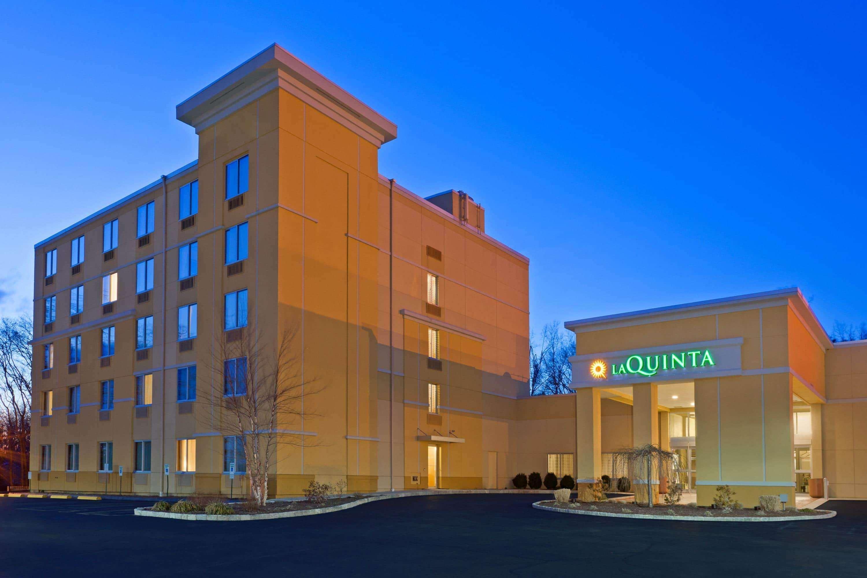 La Quinta By Wyndham Danbury Hotel Ngoại thất bức ảnh