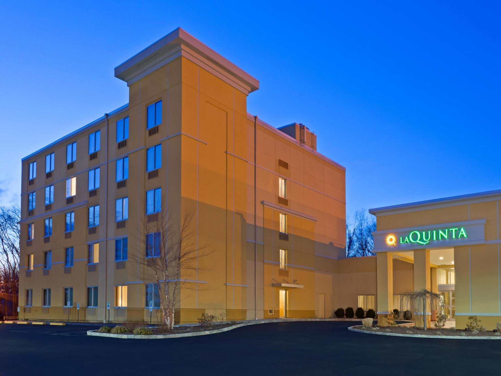 La Quinta By Wyndham Danbury Hotel Ngoại thất bức ảnh