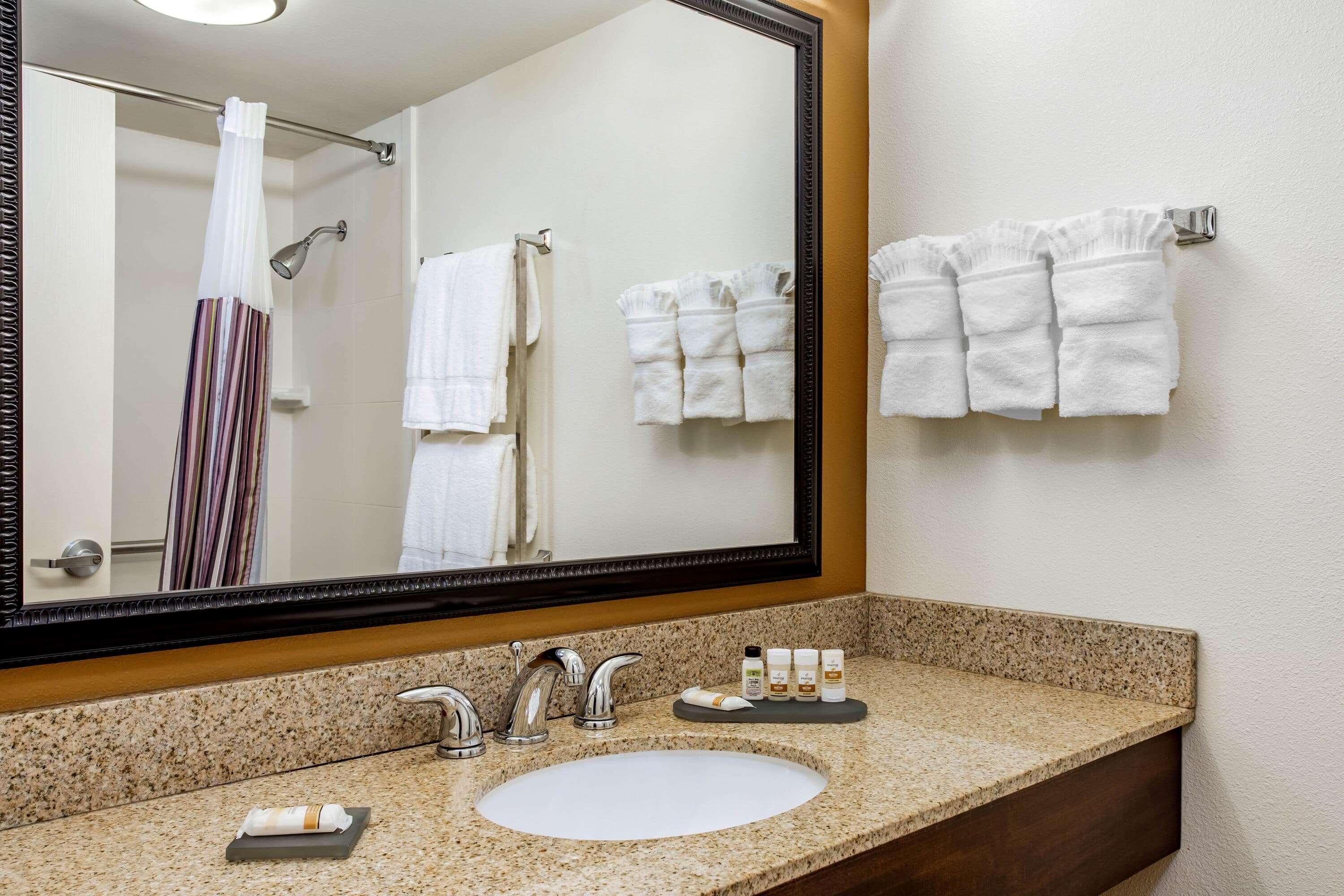 La Quinta By Wyndham Danbury Hotel Ngoại thất bức ảnh