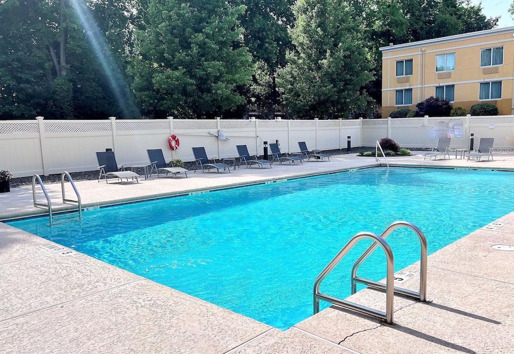 La Quinta By Wyndham Danbury Hotel Ngoại thất bức ảnh